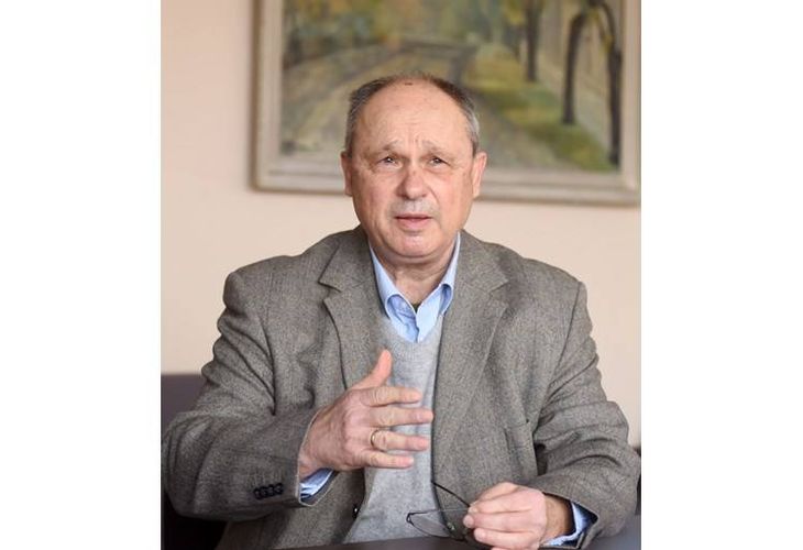 Проф. Николай Жечев Проф. Николай Жечев
